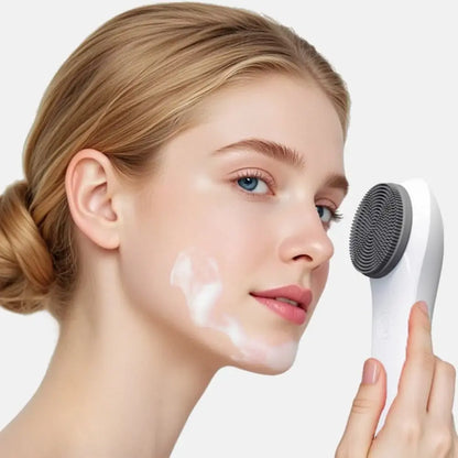 Waterproof Electric Facial Cleansing Brush Silicone Head Vibrating Facial Cleaning Scrubber Deeep Cleaning Wireless