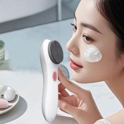 Waterproof Electric Facial Cleansing Brush Silicone Head Vibrating Facial Cleaning Scrubber Deeep Cleaning Wireless